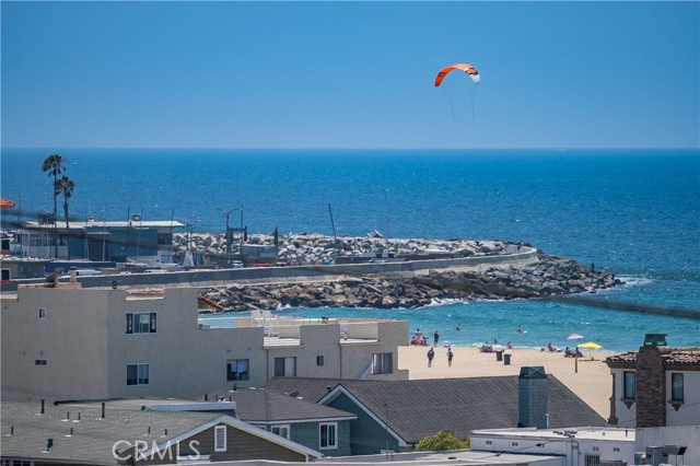 341 Monterey Boulevard, Hermosa Beach, California 90254, 4 Bedrooms Bedrooms, ,2 BathroomsBathrooms,Residential,Sold,Monterey,SB21113363