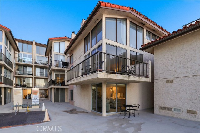 555 Esplanade, Redondo Beach, California 90277, 2 Bedrooms Bedrooms, ,2 BathroomsBathrooms,Residential,Sold,Esplanade,SB21016933