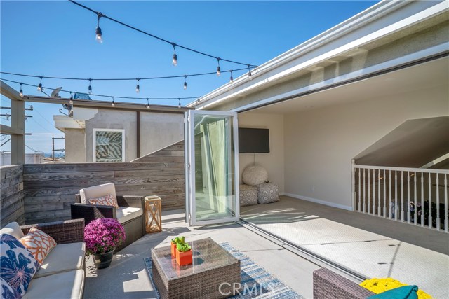 452 30th Street, Manhattan Beach, California 90266, 3 Bedrooms Bedrooms, ,3 BathroomsBathrooms,Residential,Sold,30th,SB18267524