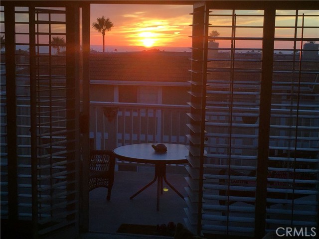 222 Guadalupe Avenue, Redondo Beach, California 90277, 3 Bedrooms Bedrooms, ,2 BathroomsBathrooms,Residential,Sold,Guadalupe,SB17060962