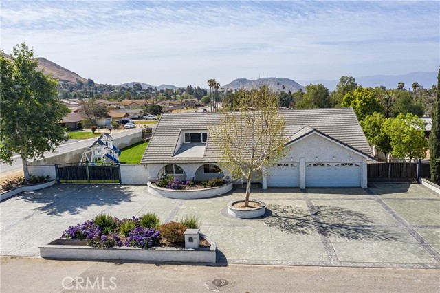 Detail Gallery Image 1 of 1 For 310 Filly Ln, Norco,  CA 92860 - 5 Beds | 3/1 Baths