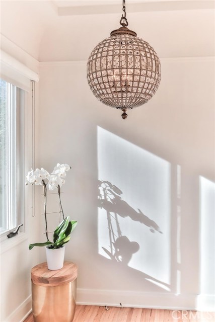  Natural Light & Shadows in Living Room