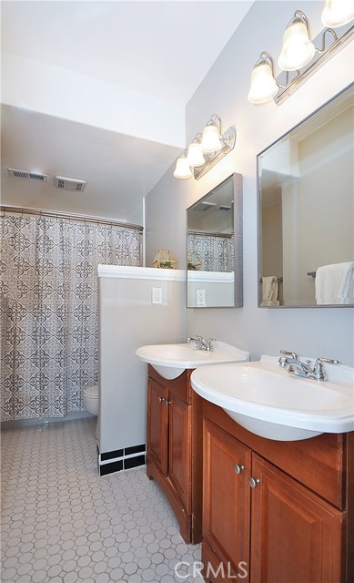 231 Francisca Avenue, Redondo Beach, California 90277, 4 Bedrooms Bedrooms, ,2 BathroomsBathrooms,Residential,Sold,Francisca,SB19047417