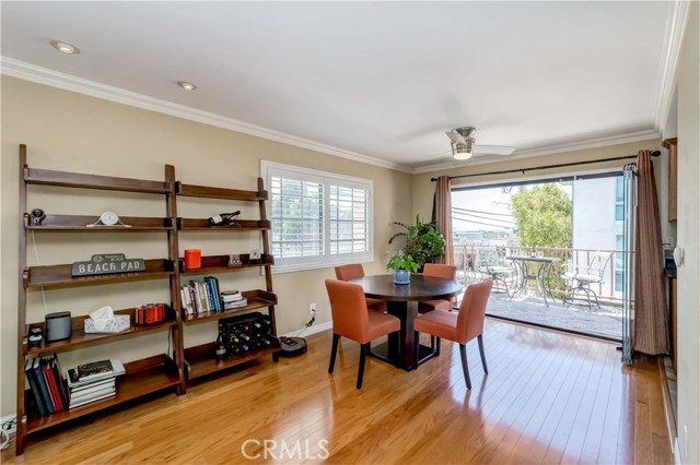 Cover Glass USA sliding glass doors bluring the barrier between indoor and outdoor living
