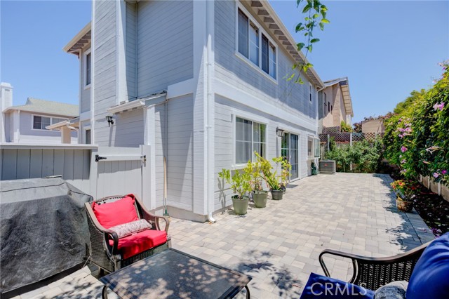 2406 Carnegie Lane, Redondo Beach, California 90278, 3 Bedrooms Bedrooms, ,2 BathroomsBathrooms,Residential,Sold,Carnegie,PV21150656