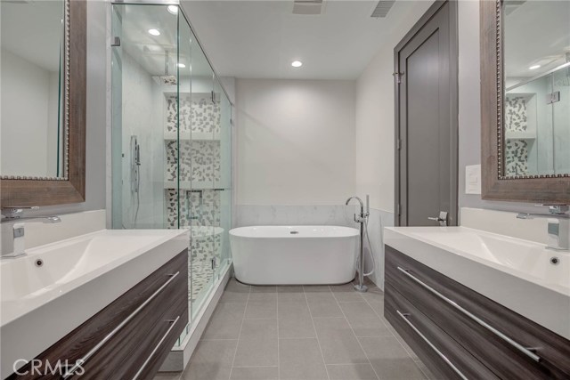 2707 Rockefeller Lane, Redondo Beach, California 90278, 4 Bedrooms Bedrooms, ,5 BathroomsBathrooms,Residential,Sold,Rockefeller,PV19136764