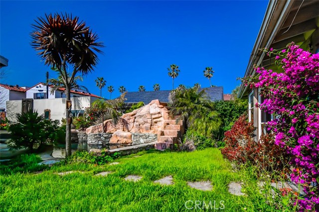 206 Knob Hill Avenue, Redondo Beach, California 90277, 4 Bedrooms Bedrooms, ,3 BathroomsBathrooms,Residential,Sold,Knob Hill,OC19065463