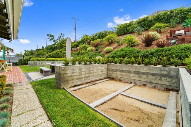 5024 Elmdale Drive, Rolling Hills Estates, California 90274, 4 Bedrooms Bedrooms, ,2 BathroomsBathrooms,Residential,Sold,Elmdale,SB20127601