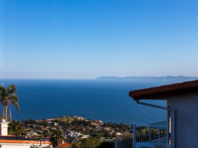 16 Avenida De Camelia, Rancho Palos Verdes, California 90275, 4 Bedrooms Bedrooms, ,3 BathroomsBathrooms,Residential,Sold,Avenida De Camelia,PV17086557