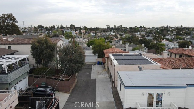 3201 Laurel Avenue, Manhattan Beach, California 90266, 3 Bedrooms Bedrooms, ,2 BathroomsBathrooms,Residential,Sold,Laurel,SB21135859