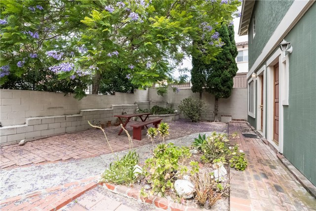 2004 Nelson Avenue, Redondo Beach, California 90278, 4 Bedrooms Bedrooms, ,3 BathroomsBathrooms,Residential,Sold,Nelson,SB17138213