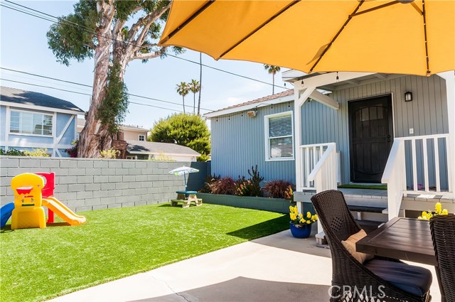 1829 Oak Avenue, Manhattan Beach, California 90266, 3 Bedrooms Bedrooms, ,2 BathroomsBathrooms,Residential,Sold,Oak,SB17093260