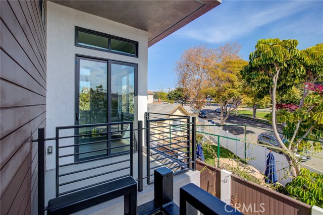 1011 Spencer Street, Redondo Beach, California 90277, 4 Bedrooms Bedrooms, ,3 BathroomsBathrooms,Residential,Sold,Spencer,PV20031489