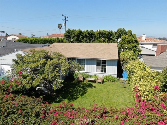 1209 Meadows Avenue, Manhattan Beach, California 90266, 3 Bedrooms Bedrooms, ,1 BathroomBathrooms,Residential,Sold,Meadows,SB21082507