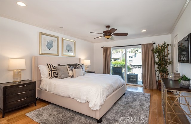 918 21st Street, Hermosa Beach, California 90254, 3 Bedrooms Bedrooms, ,2 BathroomsBathrooms,Residential,Sold,21st,SB19239432