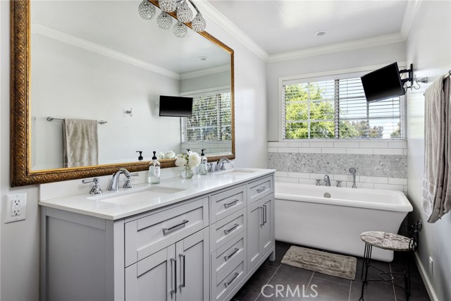 51 Dapplegray Lane, Rolling Hills Estates, California 90274, 5 Bedrooms Bedrooms, ,3 BathroomsBathrooms,Residential,Sold,Dapplegray,SB21097792