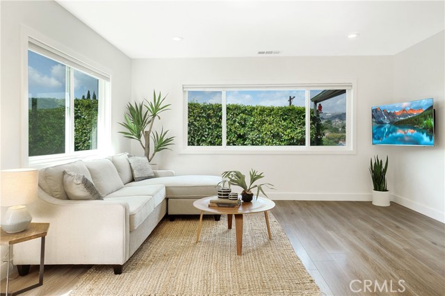 2 Bed Home for Sale in Silver Lake, California