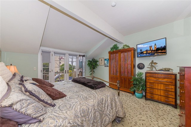 324 Catalina Avenue, Redondo Beach, California 90277, 2 Bedrooms Bedrooms, ,1 BathroomBathrooms,Residential,Sold,Catalina,SB19092970