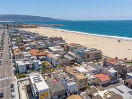 47 6th (aka 42 7th Court) Street, Hermosa Beach, California 90254, 5 Bedrooms Bedrooms, ,3 BathroomsBathrooms,Residential,Sold,6th (aka 42 7th Court),SB20218738