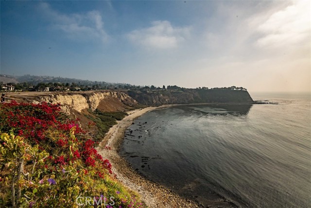 141 Rocky Point Road, Palos Verdes Estates, California 90274, 4 Bedrooms Bedrooms, ,3 BathroomsBathrooms,Residential,Sold,Rocky Point,PV19262823