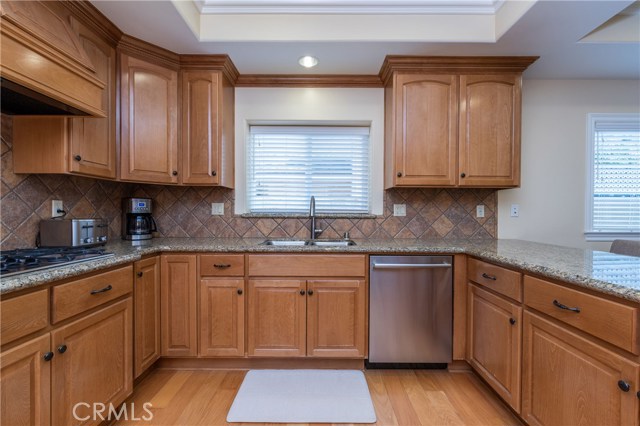2208 Voorhees Avenue, Redondo Beach, California 90278, 4 Bedrooms Bedrooms, ,2 BathroomsBathrooms,Residential,Sold,Voorhees,SB20201467
