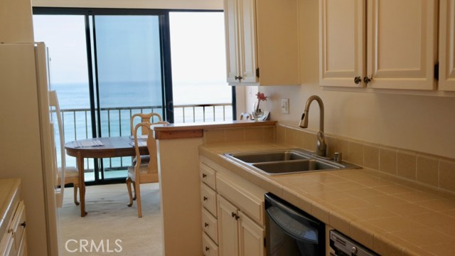 727 Esplanade, Redondo Beach, California 90277, 2 Bedrooms Bedrooms, ,2 BathroomsBathrooms,Residential,Sold,Esplanade,SB18139902