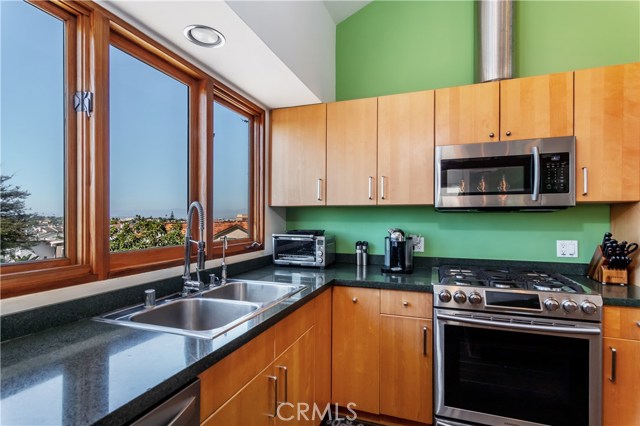 1218 Harper Avenue, Redondo Beach, California 90278, 3 Bedrooms Bedrooms, ,2 BathroomsBathrooms,Residential,Sold,Harper,SB19234397