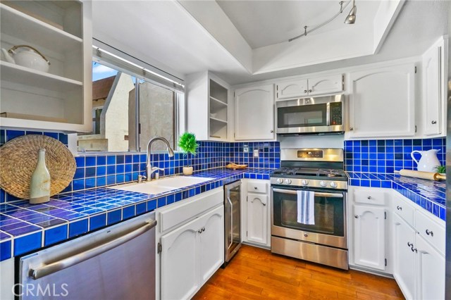 239 Juanita Avenue, Redondo Beach, California 90277, 2 Bedrooms Bedrooms, ,2 BathroomsBathrooms,Residential,Sold,Juanita,RS20073580