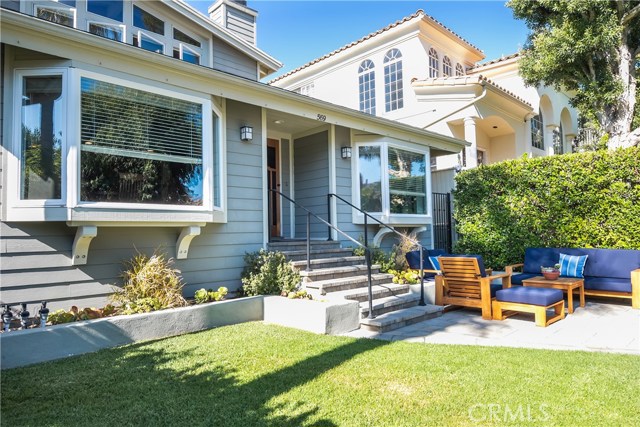 569 31st Street, Manhattan Beach, California 90266, 5 Bedrooms Bedrooms, ,3 BathroomsBathrooms,Residential,Sold,31st,SB20164744