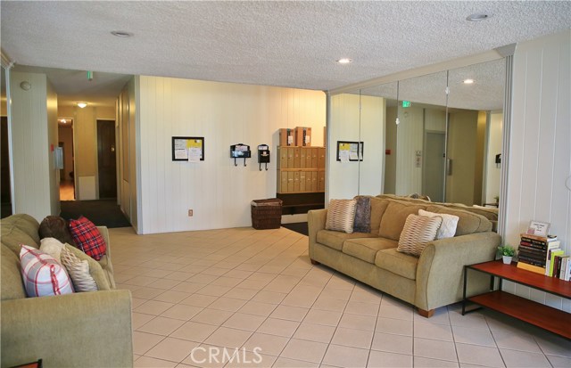 2 Bed Home for Sale in Culver City, California