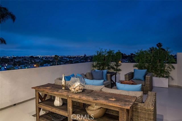 220 Larsson Street, Manhattan Beach, California 90266, 5 Bedrooms Bedrooms, ,3 BathroomsBathrooms,Residential,Sold,Larsson,SB18155607