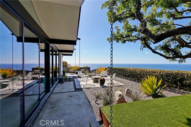 7127 Crest Road, Rancho Palos Verdes, California 90275, 4 Bedrooms Bedrooms, ,4 BathroomsBathrooms,Residential,Sold,Crest,SB18057779