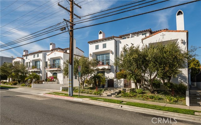 1619 Artesia Boulevard, Manhattan Beach, California 90266, 3 Bedrooms Bedrooms, ,2 BathroomsBathrooms,Residential,Sold,Artesia,SB20029715