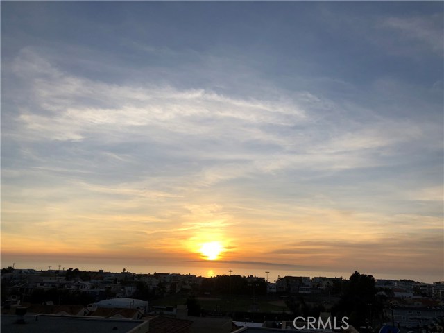 714 10th Street, Hermosa Beach, California 90254, 4 Bedrooms Bedrooms, ,3 BathroomsBathrooms,Residential,Sold,10th,SB18010615