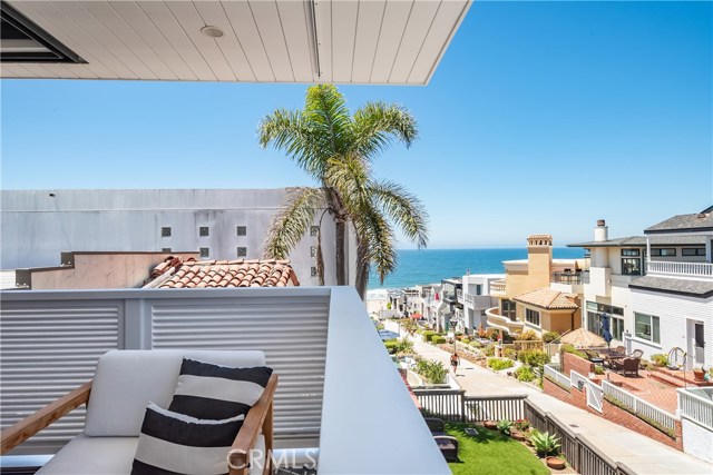 232 17th Street, Manhattan Beach, California 90266, 4 Bedrooms Bedrooms, ,1 BathroomBathrooms,Residential,Sold,17th,SB20151551