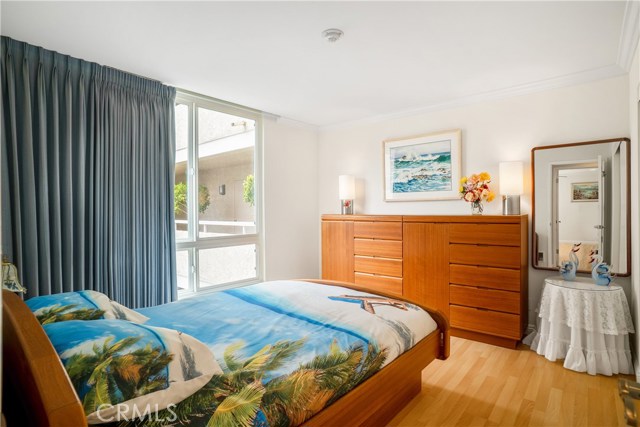 428 Esplanade, Redondo Beach, California 90277, 3 Bedrooms Bedrooms, ,2 BathroomsBathrooms,Residential,Sold,Esplanade,SB18127217