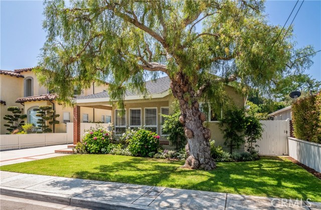 1826 8th Street, Manhattan Beach, California 90266, 3 Bedrooms Bedrooms, ,2 BathroomsBathrooms,Residential,Sold,8th,SB20139233