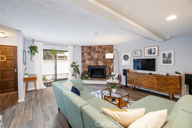 515 Meyer Lane, Redondo Beach, California 90278, 2 Bedrooms Bedrooms, ,1 BathroomBathrooms,Residential,Sold,Meyer,SB21117464