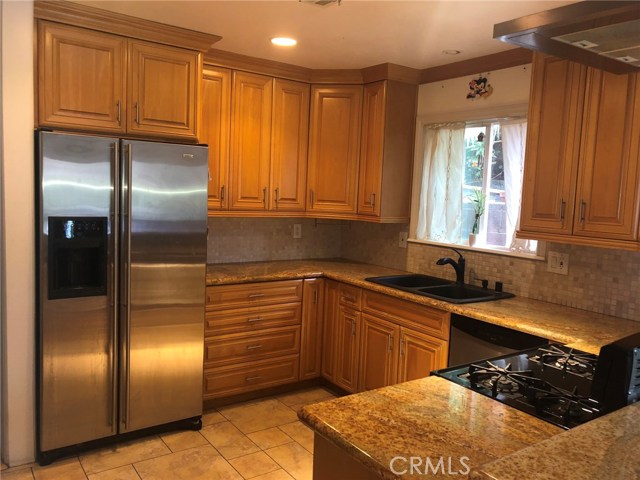 front unit  formal kitchen