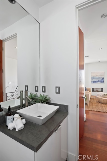 315 Gull Street, Manhattan Beach, California 90266, 4 Bedrooms Bedrooms, ,3 BathroomsBathrooms,Residential,Sold,Gull,SB21098673