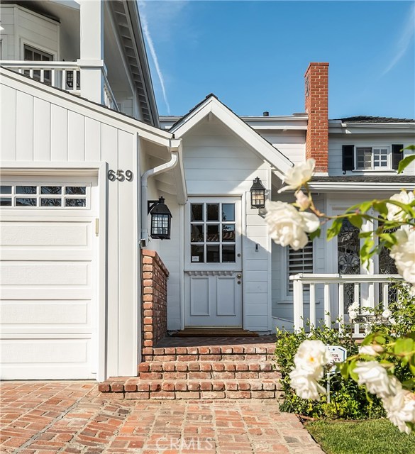 659 18th Street, Manhattan Beach, California 90266, 4 Bedrooms Bedrooms, ,3 BathroomsBathrooms,Residential,Sold,18th,SB19269469