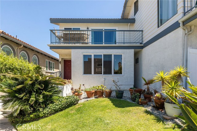 the room under the balcony was added by previous owner and adds a nice touch to the ocean facing bedroom suite.