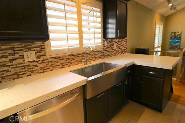 211 Helberta Avenue, Redondo Beach, California 90277, 2 Bedrooms Bedrooms, ,2 BathroomsBathrooms,Residential,Sold,Helberta,RS19118190