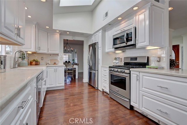 13 Laurel, Manhattan Beach, California 90266, 3 Bedrooms Bedrooms, ,1 BathroomBathrooms,Residential,Sold,Laurel,SB19057635