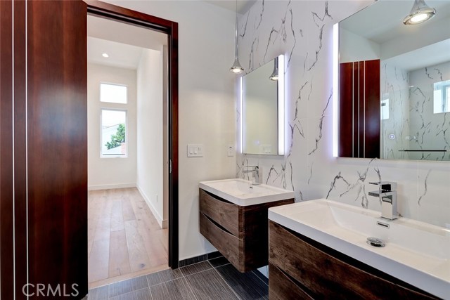 2022 Harriman Lane, Redondo Beach, California 90278, 5 Bedrooms Bedrooms, ,4 BathroomsBathrooms,Residential,Sold,Harriman,SB19005375