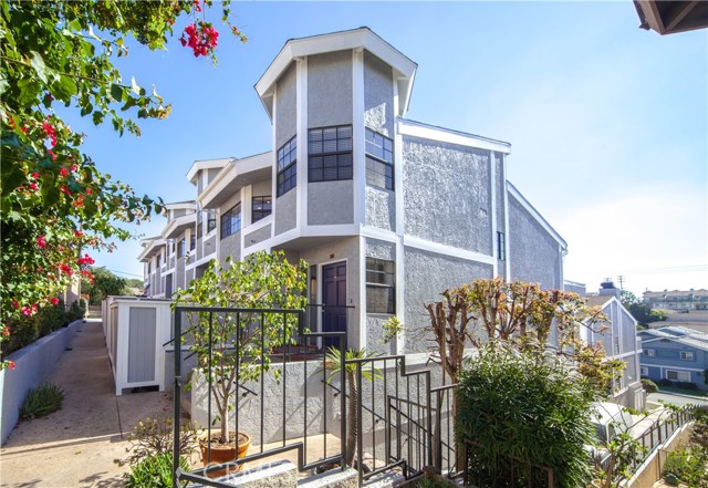 2021 Carnegie Lane, Redondo Beach, California 90278, 3 Bedrooms Bedrooms, ,2 BathroomsBathrooms,Residential,Sold,Carnegie,SB18027612