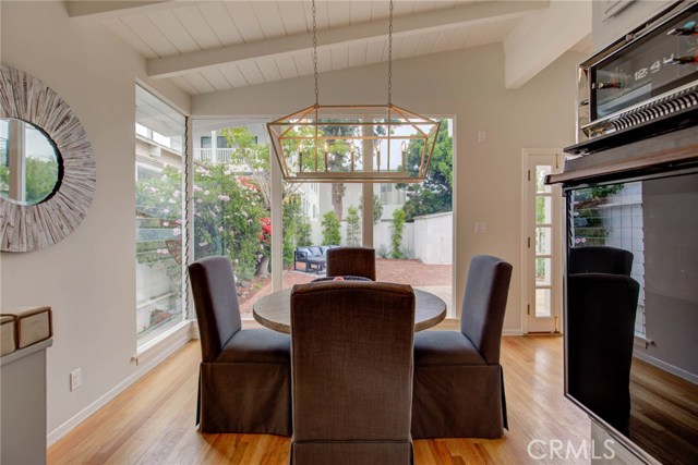 729 12th Street, Manhattan Beach, California 90266, 3 Bedrooms Bedrooms, ,2 BathroomsBathrooms,Residential,Sold,12th,SB19138998