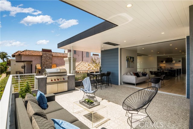 409 3rd Street, Manhattan Beach, California 90266, 5 Bedrooms Bedrooms, ,2 BathroomsBathrooms,Residential,Sold,3rd,SB19219164