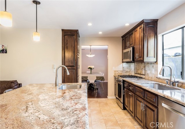 2507 Huntington Lane Lane, Redondo Beach, California 90278, 3 Bedrooms Bedrooms, ,2 BathroomsBathrooms,Residential,Sold,Huntington Lane,SB18089282