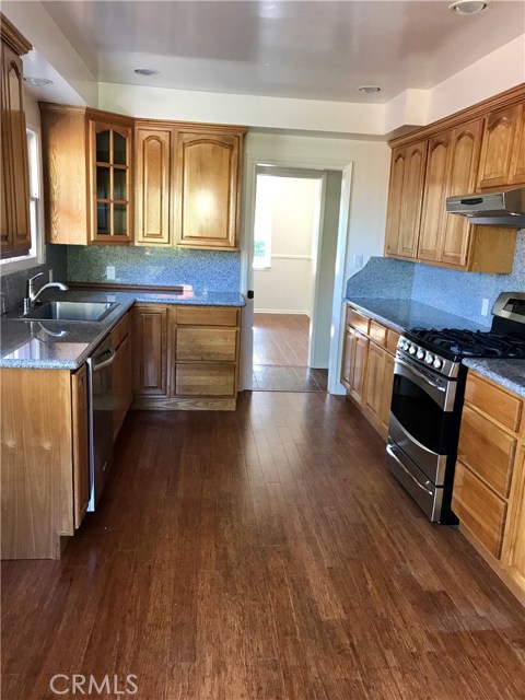 Kitchen - Bamboo flooring